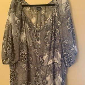 FADED GLORY Black &White Blouse